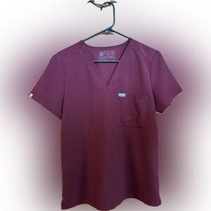 Figs Scrub Top: color wine, size small